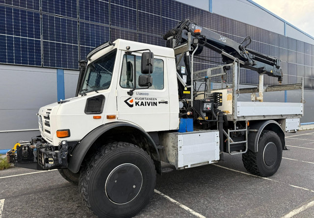 Mercedes-BenzUnimog U5000 + Hiab 099 E-4 - Camion plateau, Camion grue: photos 1 Mercedes-BenzUnimog U5000 + Hiab 099 E-4 - Camion plateau, Camion grue: photos 1