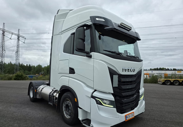 Tracteur routier IvecoS-Way 460 4x2 LNG / LBG: photos 6 Tracteur routier IvecoS-Way 460 4x2 LNG / LBG: photos 6