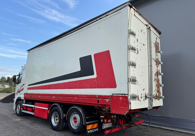 VolvoFH13 500 6x2 Ketjupurku + Rahtikaappi - Camion fourgon: photos 3 VolvoFH13 500 6x2 Ketjupurku + Rahtikaappi - Camion fourgon: photos 3