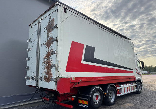 VolvoFH13 500 6x2 Ketjupurku + Rahtikaappi - Camion fourgon: photos 4 VolvoFH13 500 6x2 Ketjupurku + Rahtikaappi - Camion fourgon: photos 4