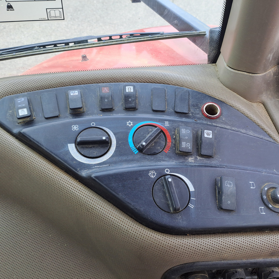 Tracteur agricole CASE IH 380 MAGNUM CVX: photos 11