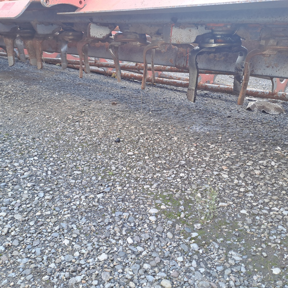 ERPICE ROTANTE MASCHIO AQUILA 7000 - Herse rotative: photos 2 ERPICE ROTANTE MASCHIO AQUILA 7000 - Herse rotative: photos 2