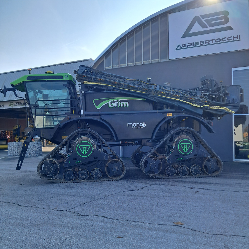 GRIM SERIE 9 - Pulvé automoteur: photos 2 GRIM SERIE 9 - Pulvé automoteur: photos 2