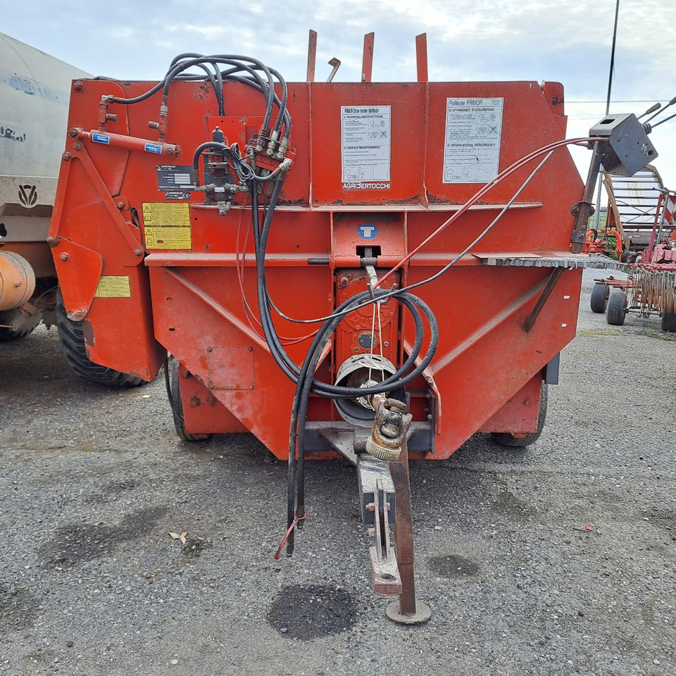 IMPAGLIATRICE KUHN PRIMOR PP - Pailleuse: photos 3 IMPAGLIATRICE KUHN PRIMOR PP - Pailleuse: photos 3