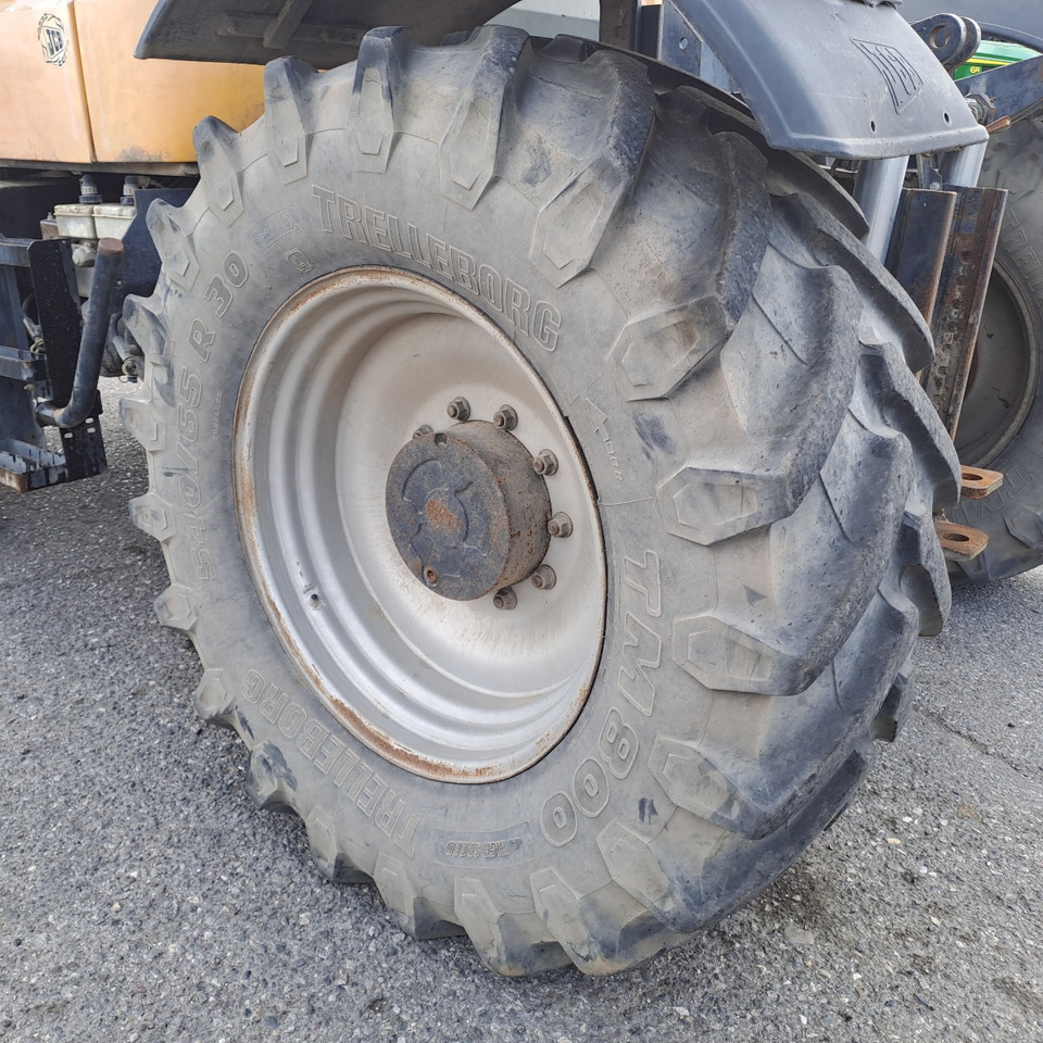 JCB FASTRAC 175 - ASTA AGRIBERTOCCHI - Tracteur agricole: photos 5 JCB FASTRAC 175 - ASTA AGRIBERTOCCHI - Tracteur agricole: photos 5