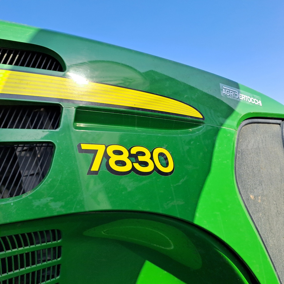 JOHN DEERE 7830 - Tracteur agricole: photos 4 JOHN DEERE 7830 - Tracteur agricole: photos 4