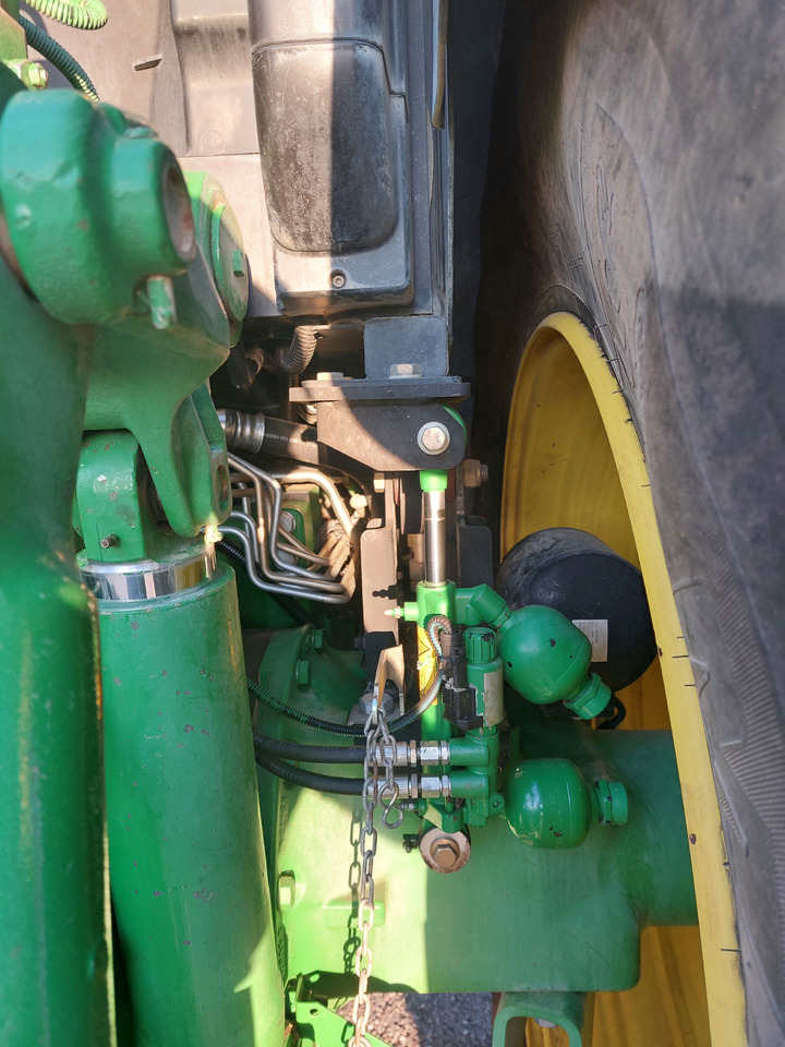 Tracteur agricole JOHN DEEREE 6210R: photos 14