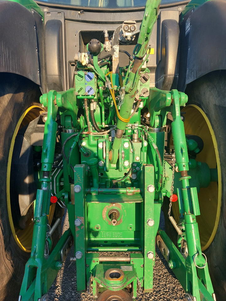 Tracteur agricole JOHN DEEREE 6210R: photos 12