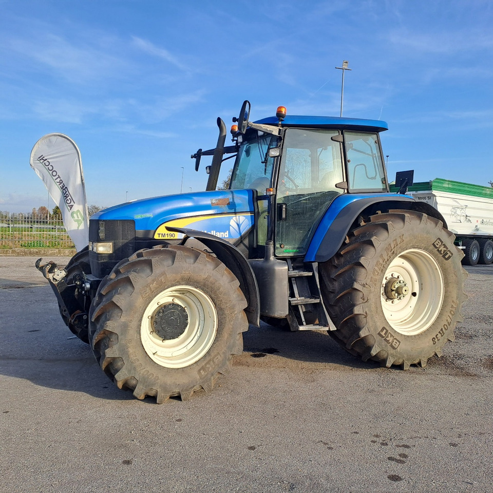 NEW HOLLAND TM 190 - Tracteur agricole: photos 3 NEW HOLLAND TM 190 - Tracteur agricole: photos 3