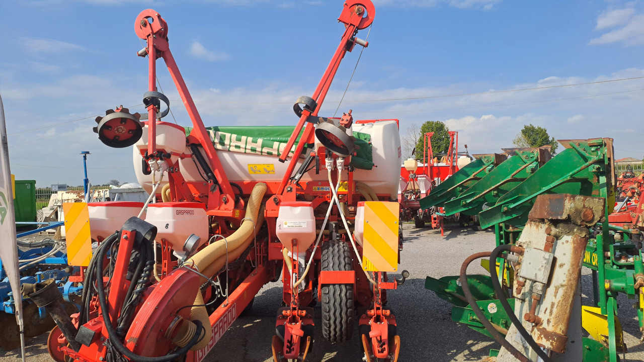 SEMINATRICE DI PRECISIONE GASPARDO RENATA 8 ROWS - Semoir monograine: photos 2 SEMINATRICE DI PRECISIONE GASPARDO RENATA 8 ROWS - Semoir monograine: photos 2