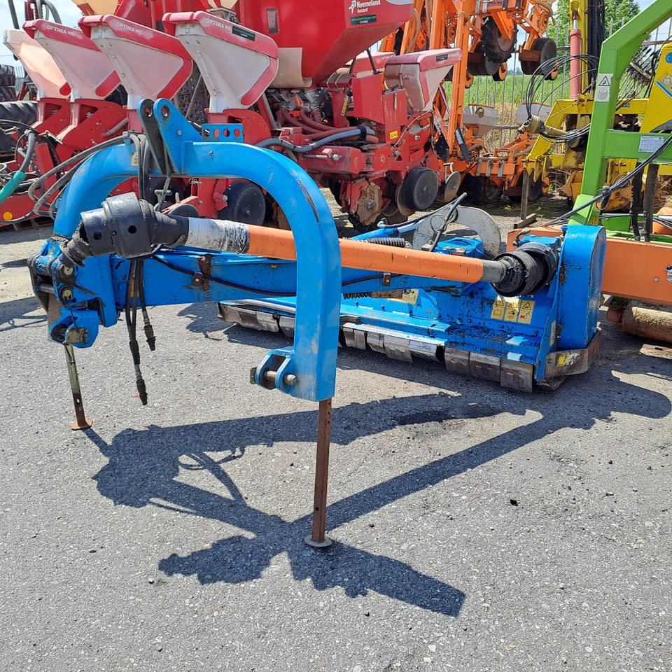 Broyeur d'accotement TRINCIATRICE LATERALE NOBILI