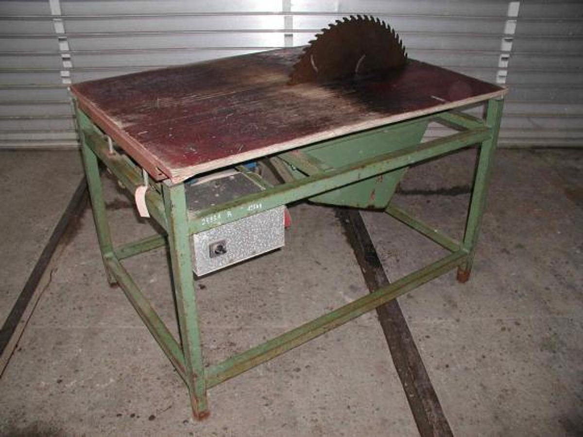 Brennholz-Kreissäge EIGENBAU - Machine à bois: photos 1 Brennholz-Kreissäge EIGENBAU - Machine à bois: photos 1