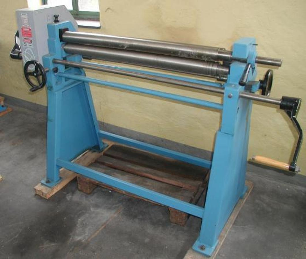 Dreiwalzen-Rundbiegemaschine AKYAPAK - Machine à métaux: photos 1 Dreiwalzen-Rundbiegemaschine AKYAPAK - Machine à métaux: photos 1