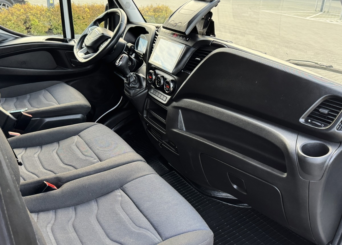Iveco Daily L4H3 3.0 180KM Hi-matic LED KAMERA Bezwypadkowy Salon PL FV23 - Fourgon utilitaire: photos 5 Iveco Daily L4H3 3.0 180KM Hi-matic LED KAMERA Bezwypadkowy Salon PL FV23 - Fourgon utilitaire: photos 5