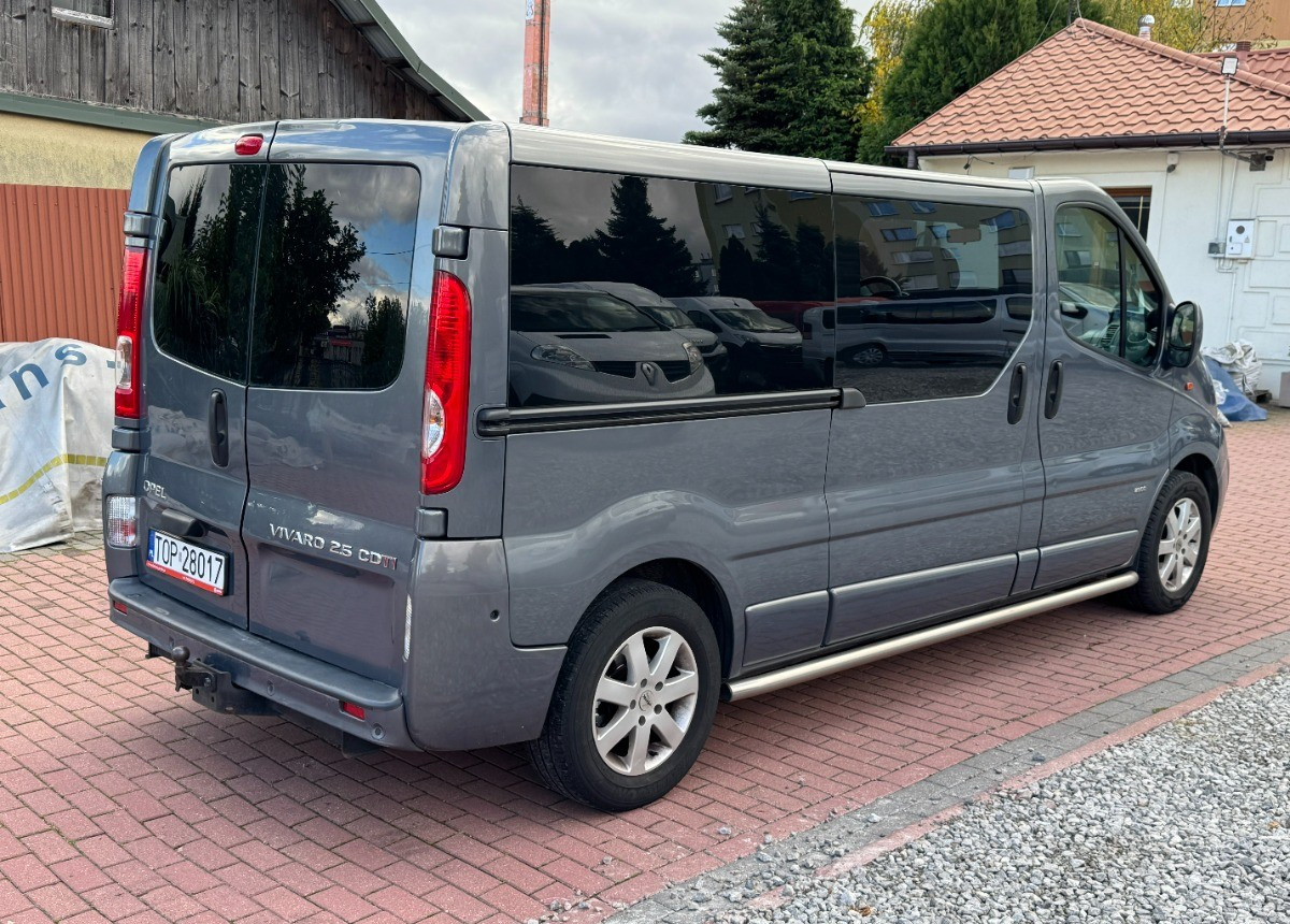 Opel Vivaro LONG 2.5 150KM Brygadówka Brygada Bezwypadkowy Super Stan FV23 - Utilitaire double cabine: photos 3 Opel Vivaro LONG 2.5 150KM Brygadówka Brygada Bezwypadkowy Super Stan FV23 - Utilitaire double cabine: photos 3
