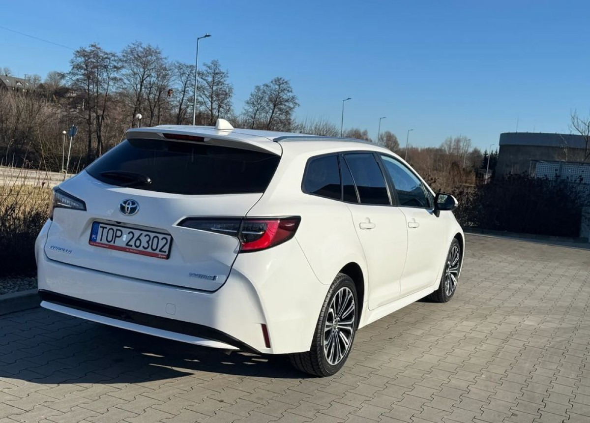 Toyota Corolla 1.8 Hybrid Active Niski przebieg LED FV23 W SUPER STANIE - Voiture: photos 2 Toyota Corolla 1.8 Hybrid Active Niski przebieg LED FV23 W SUPER STANIE - Voiture: photos 2