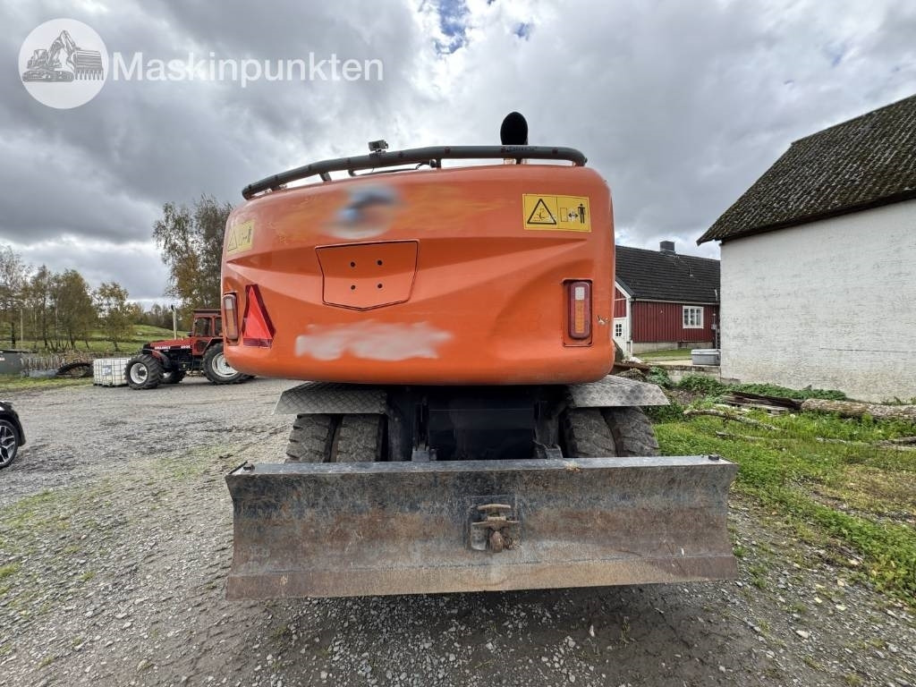Hitachi ZX 140 W-3  - Pelle sur pneus: photos 3 Hitachi ZX 140 W-3  - Pelle sur pneus: photos 3