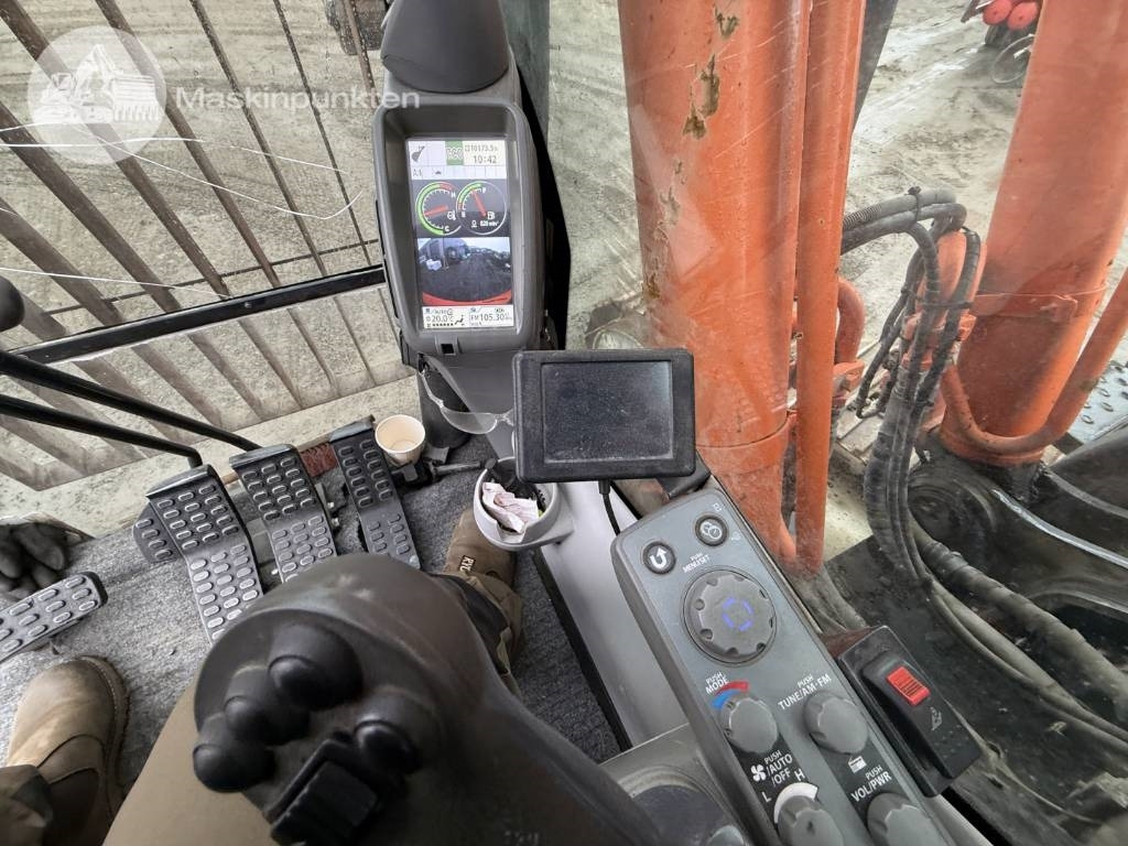 Pelle sur chenille Hitachi ZX 350 LC-5 B: photos 21
