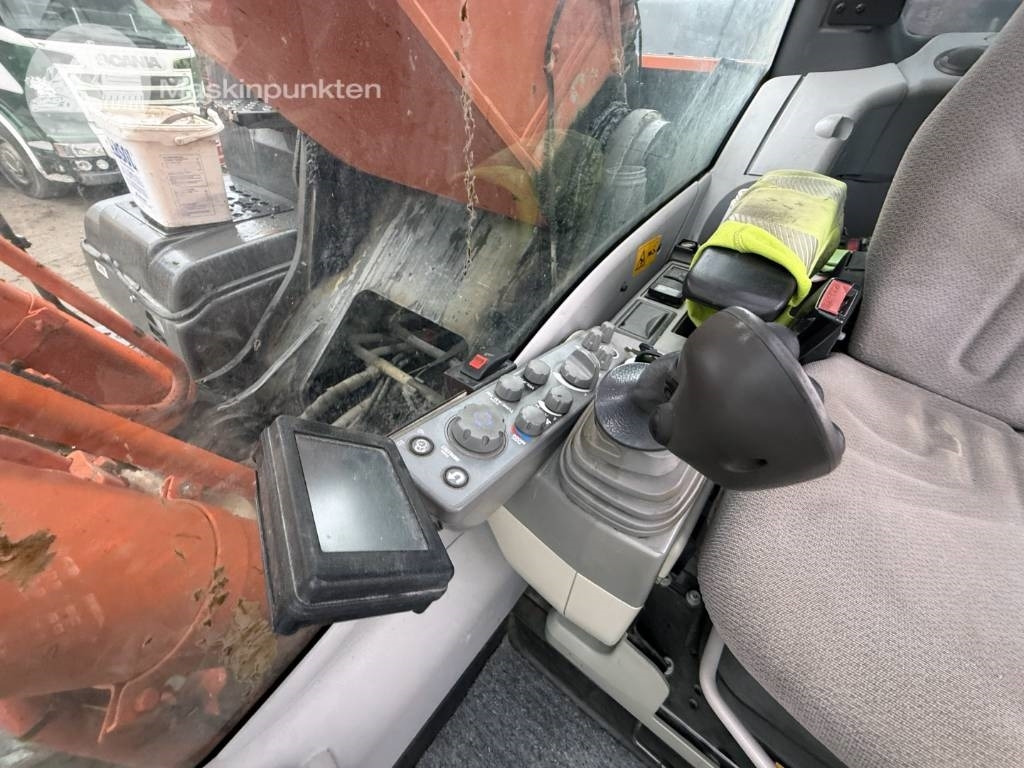 Pelle sur chenille Hitachi ZX 350 LC-5 B: photos 12