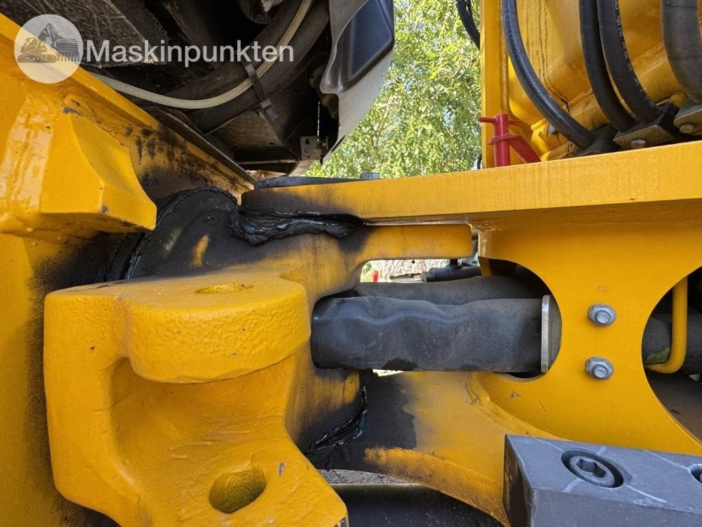 Chargeuse sur pneus JCB 409: photos 31