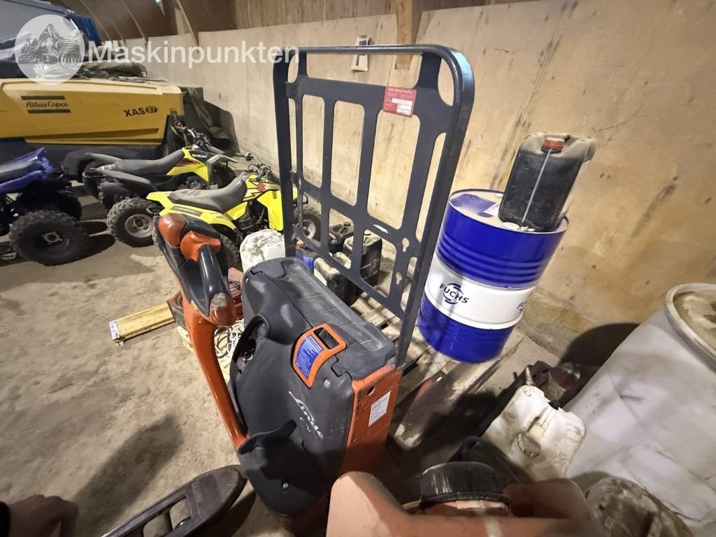 Linde T 16 - Chariot élévateur électrique: photos 3 Linde T 16 - Chariot élévateur électrique: photos 3