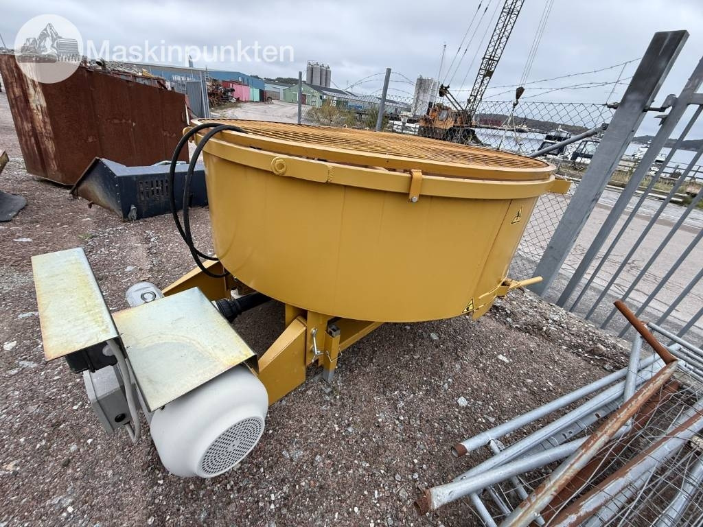 Mammut TM 200 Betongblandare - Bétonnière: photos 1 Mammut TM 200 Betongblandare - Bétonnière: photos 1