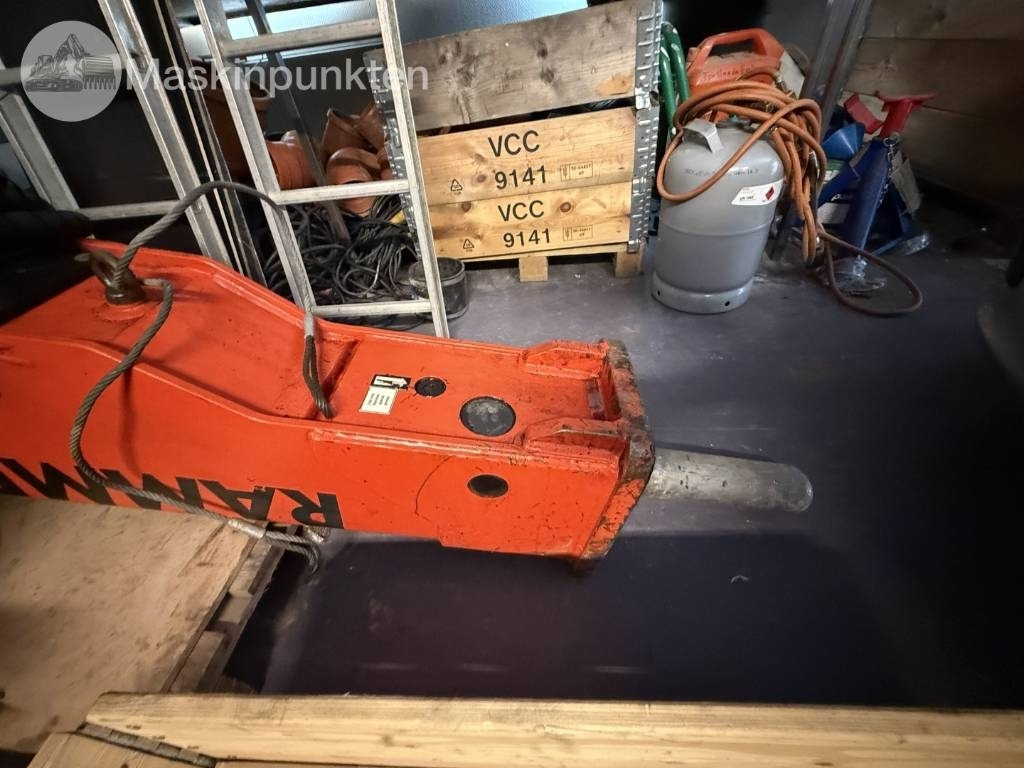 Rammer R 10 P - Marteau hydraulique pour Engins de chantier: photos 5 Rammer R 10 P - Marteau hydraulique pour Engins de chantier: photos 5