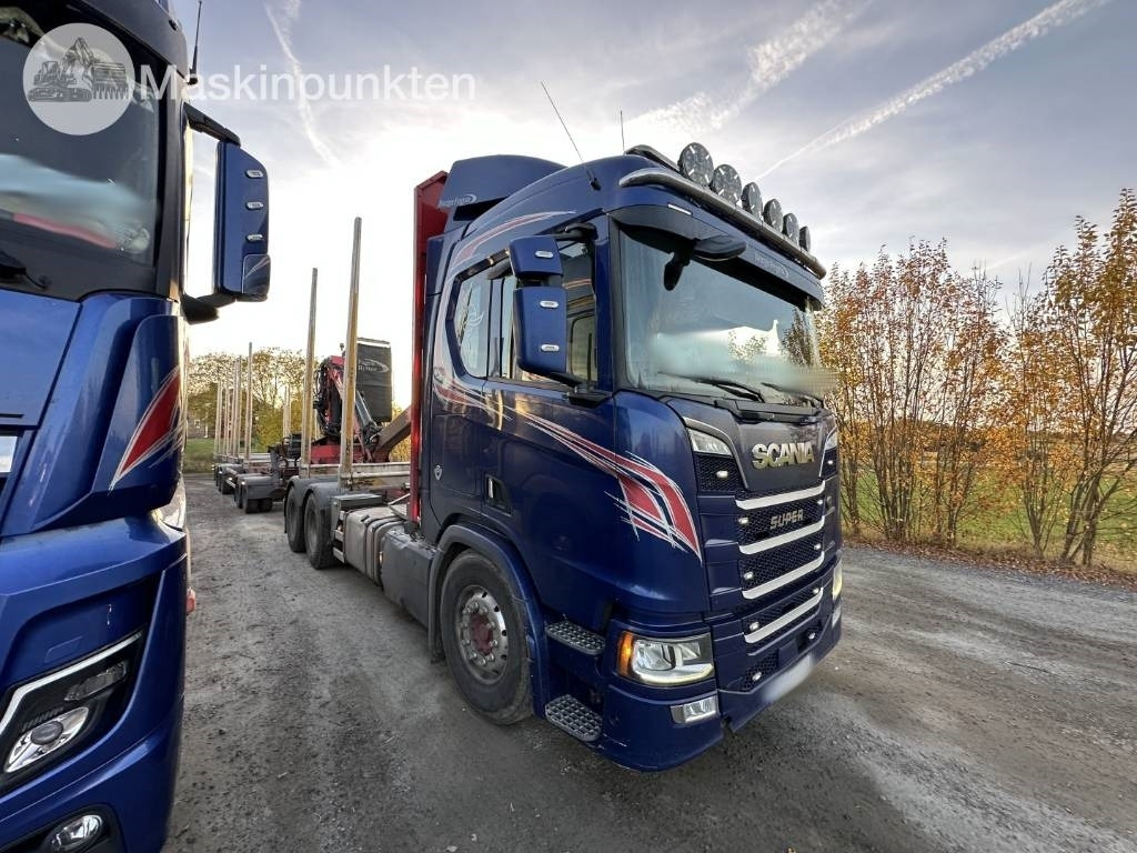 Scania R 580 timmerbil med kran  - Camion grumier: photos 3 Scania R 580 timmerbil med kran  - Camion grumier: photos 3