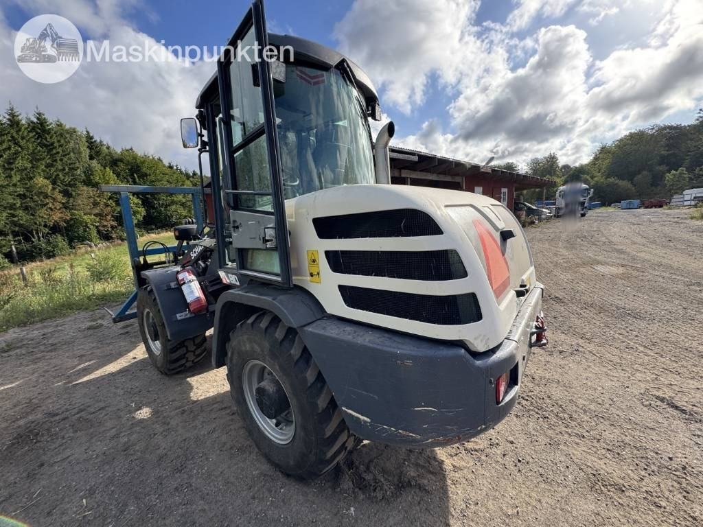 Schaeff TL 80 - Chargeuse sur pneus: photos 2 Schaeff TL 80 - Chargeuse sur pneus: photos 2
