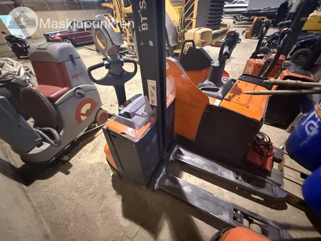 Toyota BT SWE 80 L - Chariot élévateur électrique: photos 4 Toyota BT SWE 80 L - Chariot élévateur électrique: photos 4