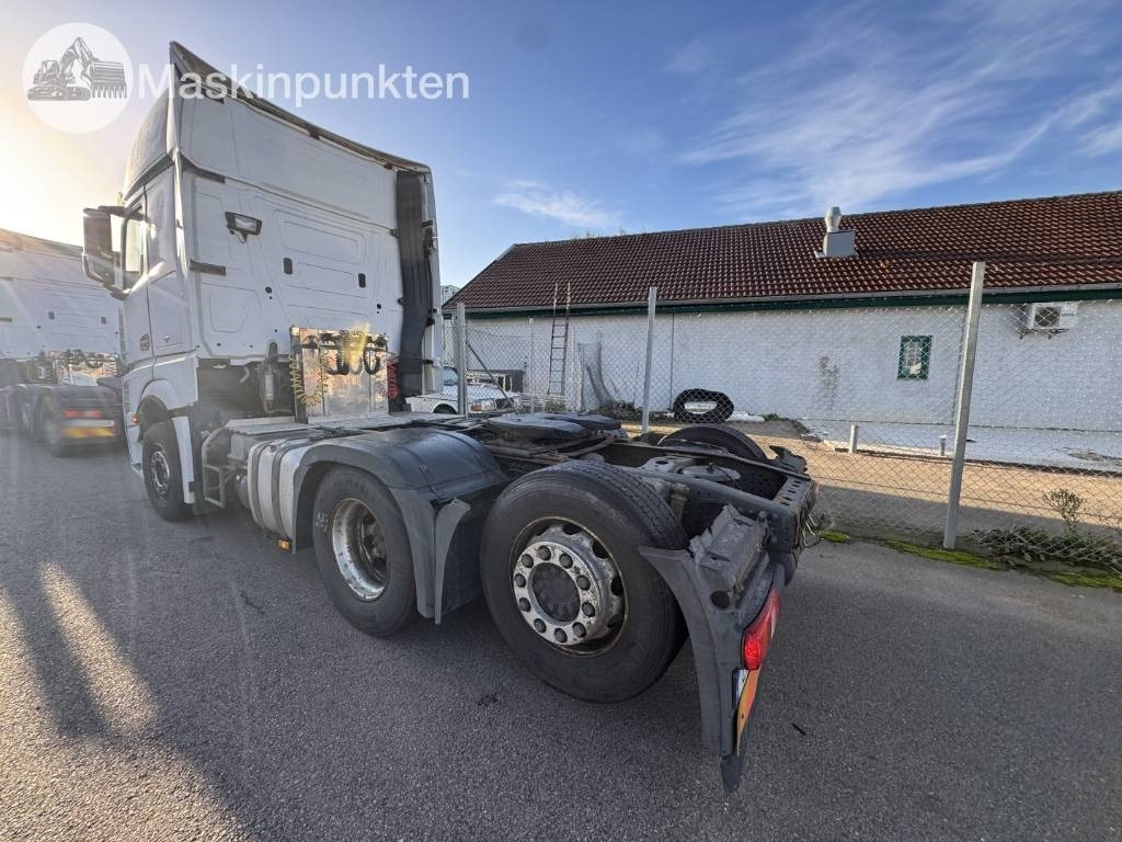 Mercedes-Benz Actros 963-4-C  - Tracteur routier: photos 2 Mercedes-Benz Actros 963-4-C  - Tracteur routier: photos 2
