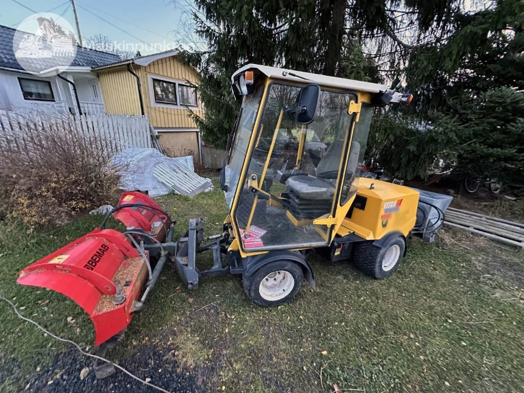 Vitra City 2000 - Tracteur communal: photos 1 Vitra City 2000 - Tracteur communal: photos 1