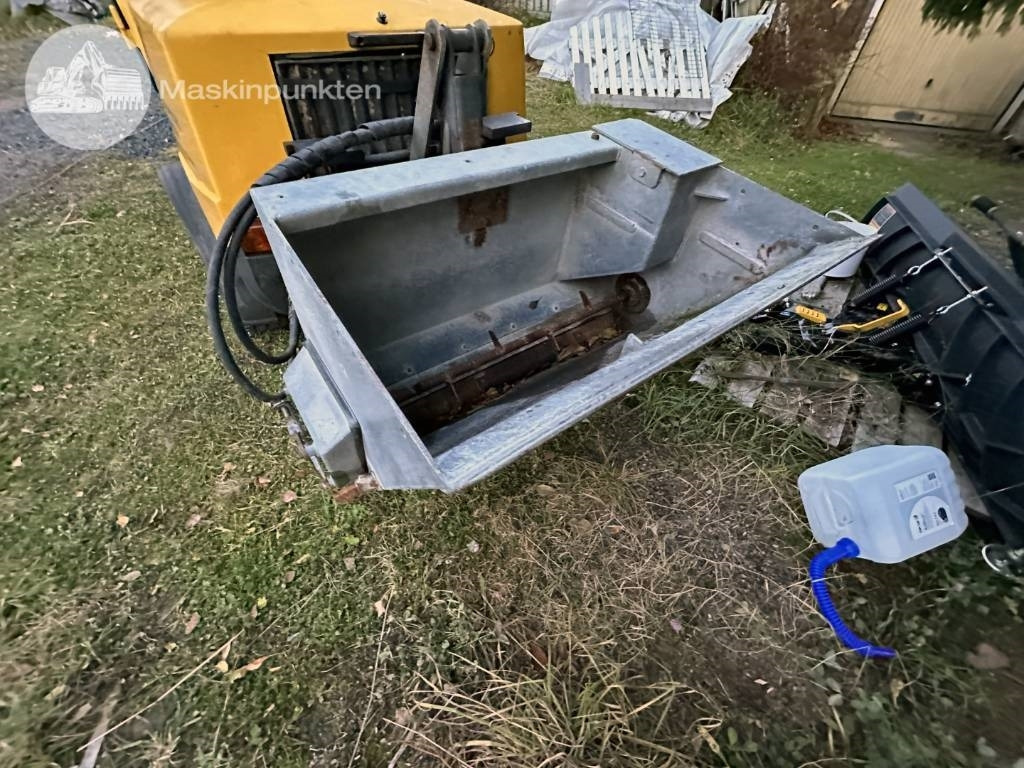 Vitra City 2000 - Tracteur communal: photos 5 Vitra City 2000 - Tracteur communal: photos 5