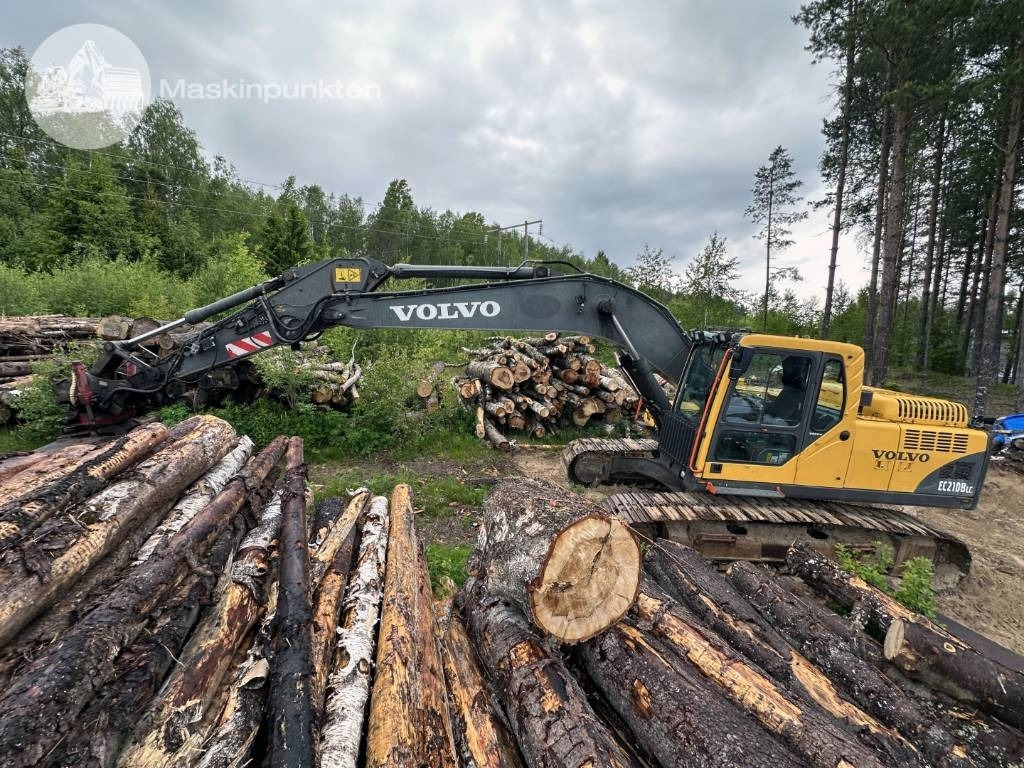 Pelle sur chenille Volvo EC 210 B LC