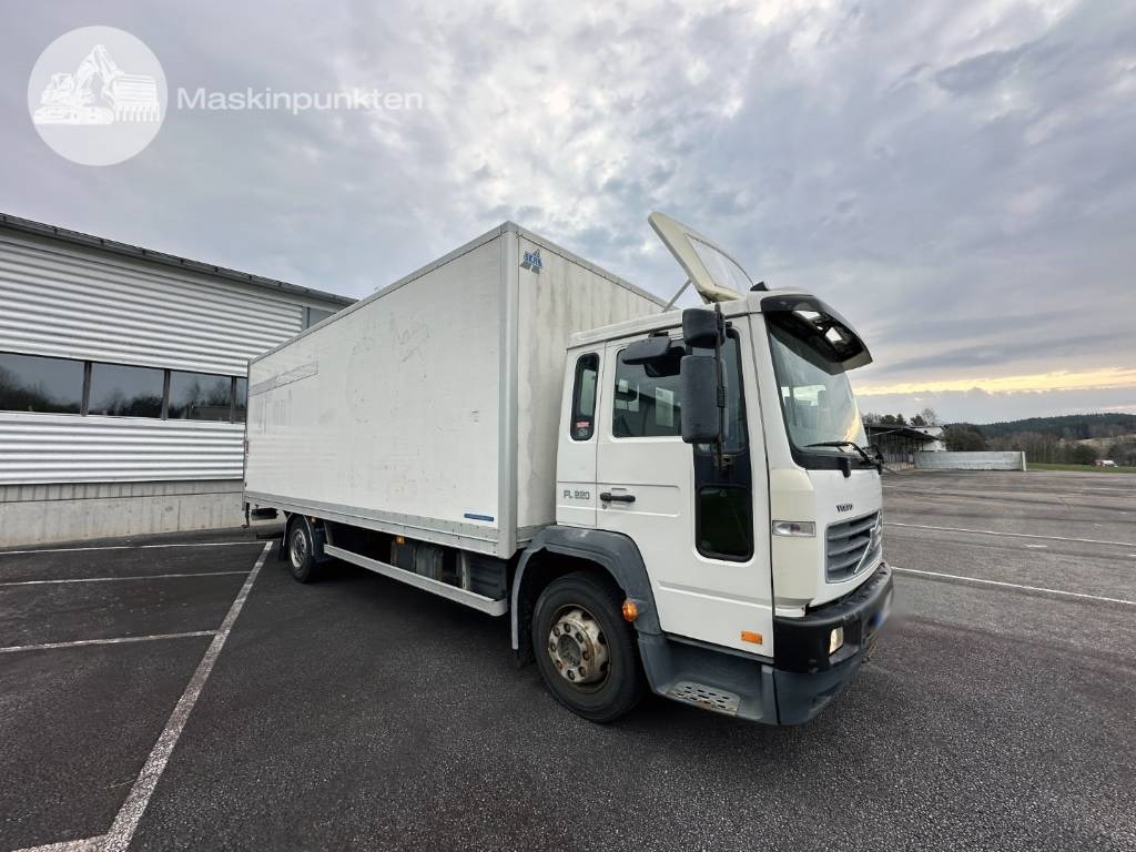 Volvo FL 612 - Camion fourgon: photos 1 Volvo FL 612 - Camion fourgon: photos 1