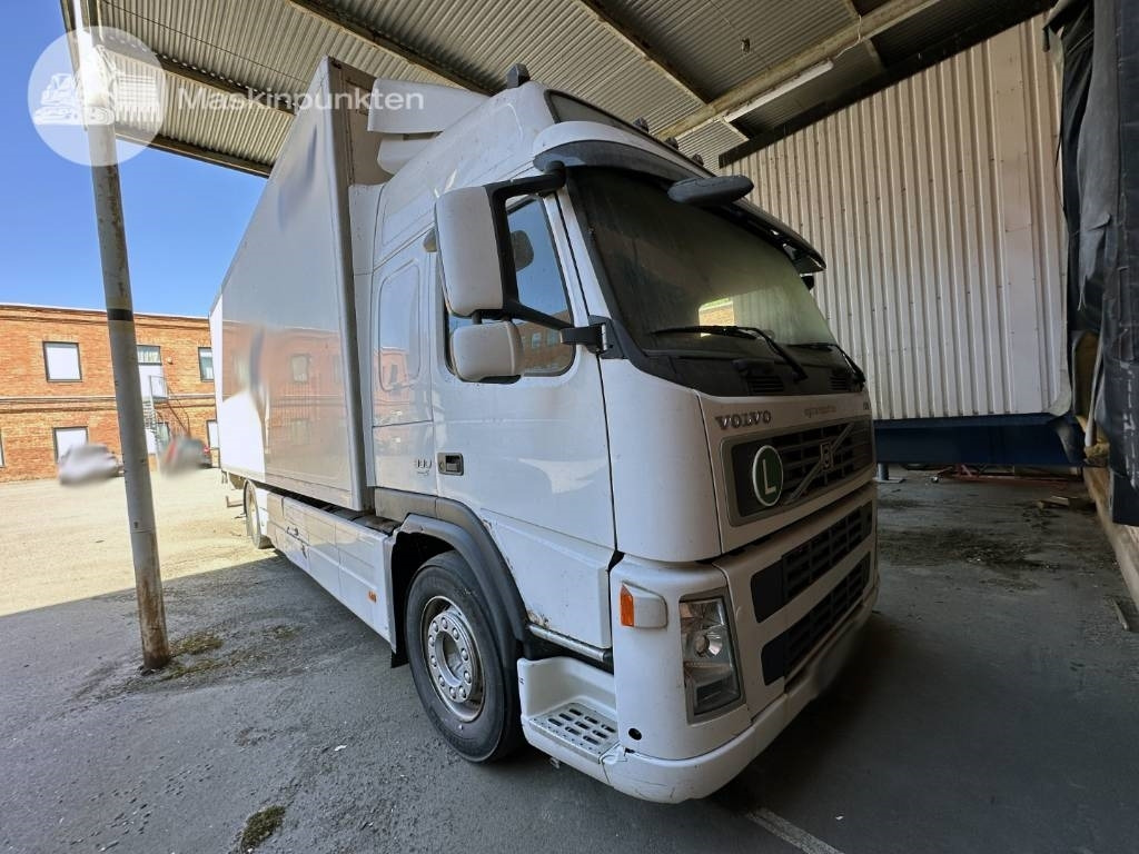 Volvo FM 300  - Camion fourgon: photos 2 Volvo FM 300  - Camion fourgon: photos 2