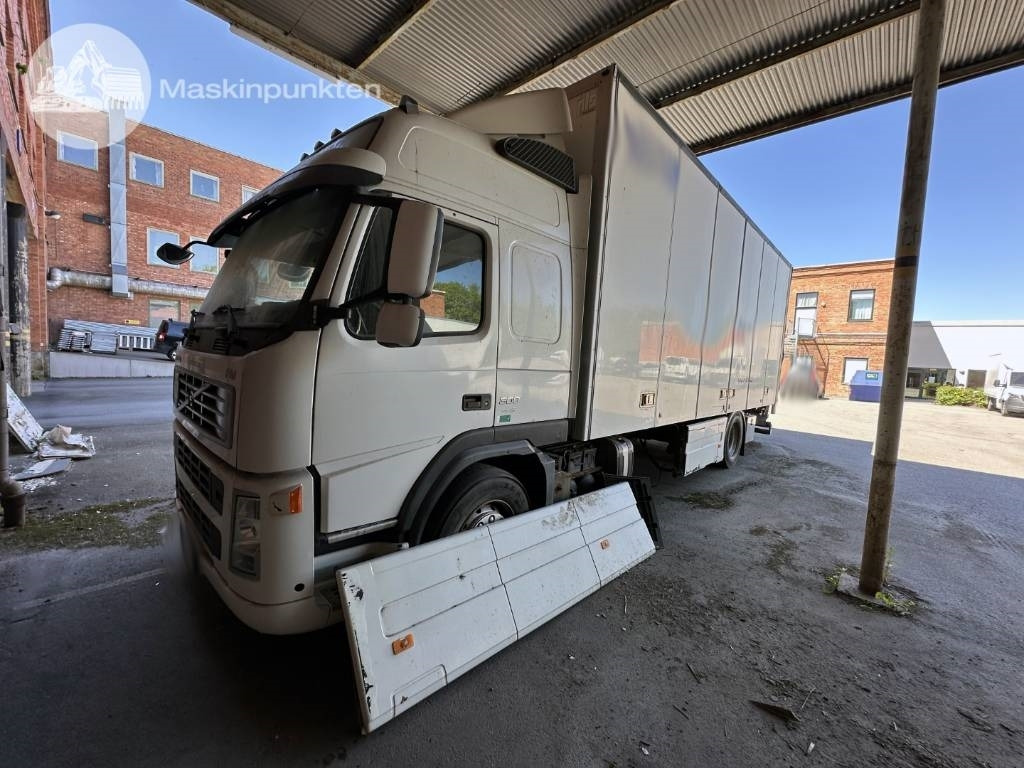 Camion fourgon Volvo FM 300