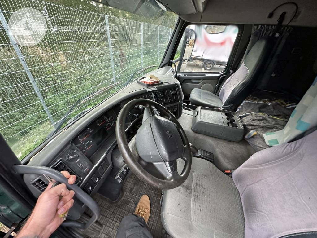 Camion fourgon Volvo FM 9 300: photos 16