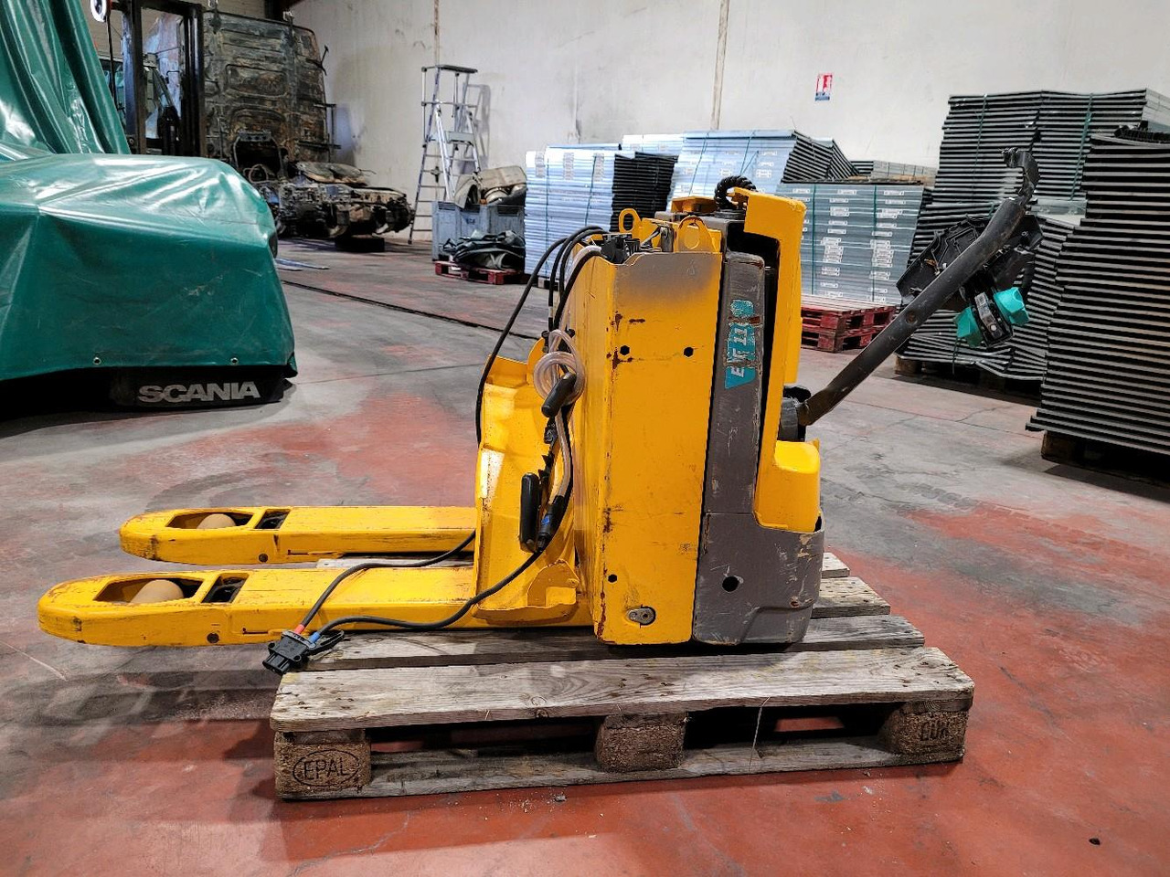 DIVERS EJE 116 - Transpalette: photos 3 DIVERS EJE 116 - Transpalette: photos 3