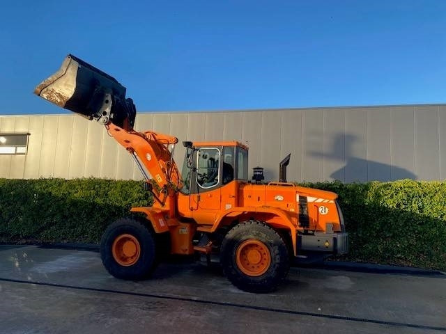Doosan DL 200 - Chargeuse sur pneus: photos 5 Doosan DL 200 - Chargeuse sur pneus: photos 5