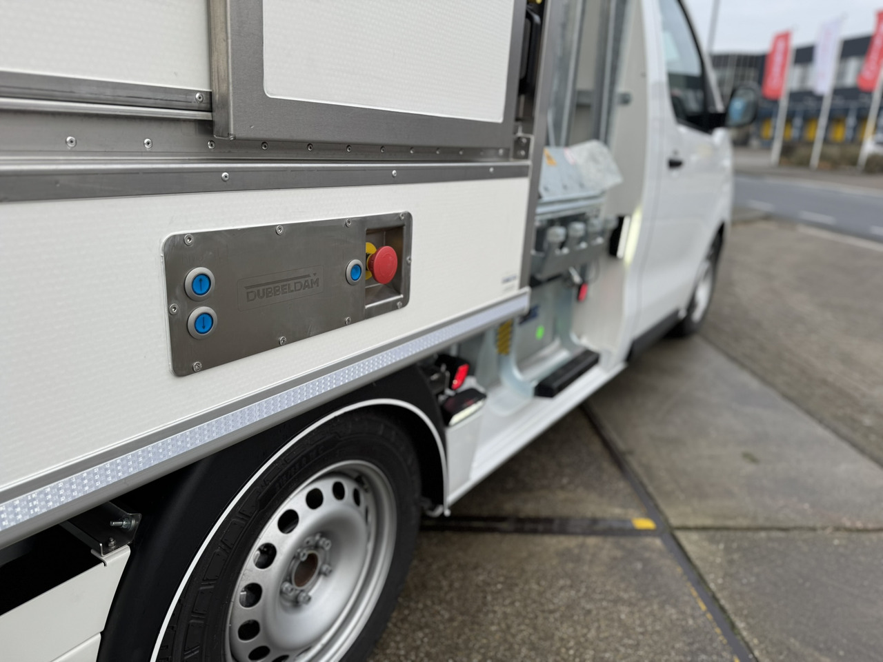 Citroen E-Jumpy veegvuil zijbelader seitenlader mullfahrzeug - Utilitaire benne, Utilitaire électrique: photos 5 Citroen E-Jumpy veegvuil zijbelader seitenlader mullfahrzeug - Utilitaire benne, Utilitaire électrique: photos 5