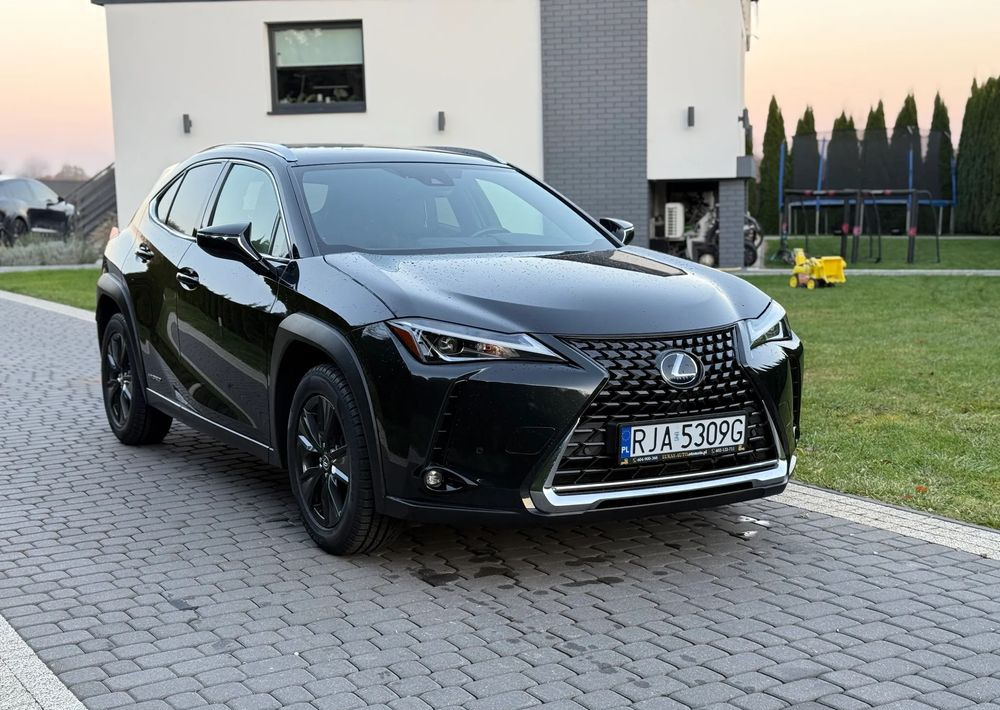 Lexus UX 250h Prestige 2WD - SUV: photos 1 Lexus UX 250h Prestige 2WD - SUV: photos 1