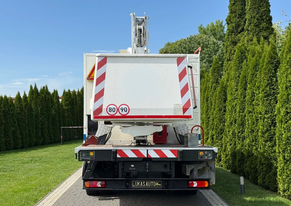 Camion avec nacelle Renault MIDLUM 180 DCI 18 M WINDA FRANCE ELEVATEUR: photos 7 Camion avec nacelle Renault MIDLUM 180 DCI 18 M WINDA FRANCE ELEVATEUR: photos 7