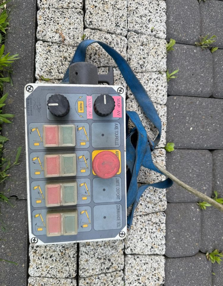 Camion avec nacelle Renault MIDLUM 180 DCI 18 M WINDA FRANCE ELEVATEUR: photos 12 Camion avec nacelle Renault MIDLUM 180 DCI 18 M WINDA FRANCE ELEVATEUR: photos 12