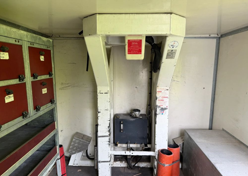 Camion avec nacelle Renault MIDLUM 180 DCI 18 M WINDA FRANCE ELEVATEUR: photos 13 Camion avec nacelle Renault MIDLUM 180 DCI 18 M WINDA FRANCE ELEVATEUR: photos 13