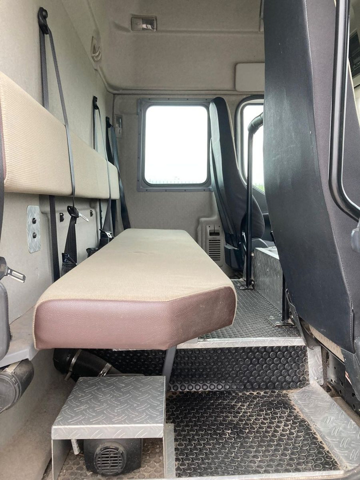 Renault PREMIUM 320 DXI 19 T - Camion fourgon: photos 5 Renault PREMIUM 320 DXI 19 T - Camion fourgon: photos 5