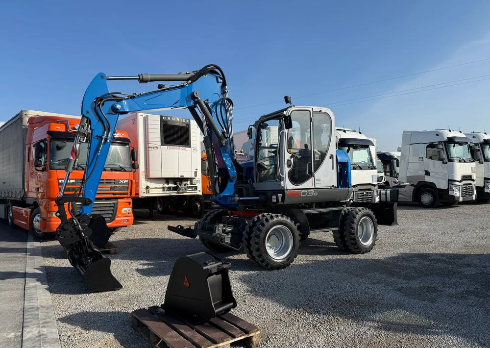 Wacker Neuson 9503-2 TRZY ŁYŻKI - Pelle sur pneus: photos 3 Wacker Neuson 9503-2 TRZY ŁYŻKI - Pelle sur pneus: photos 3