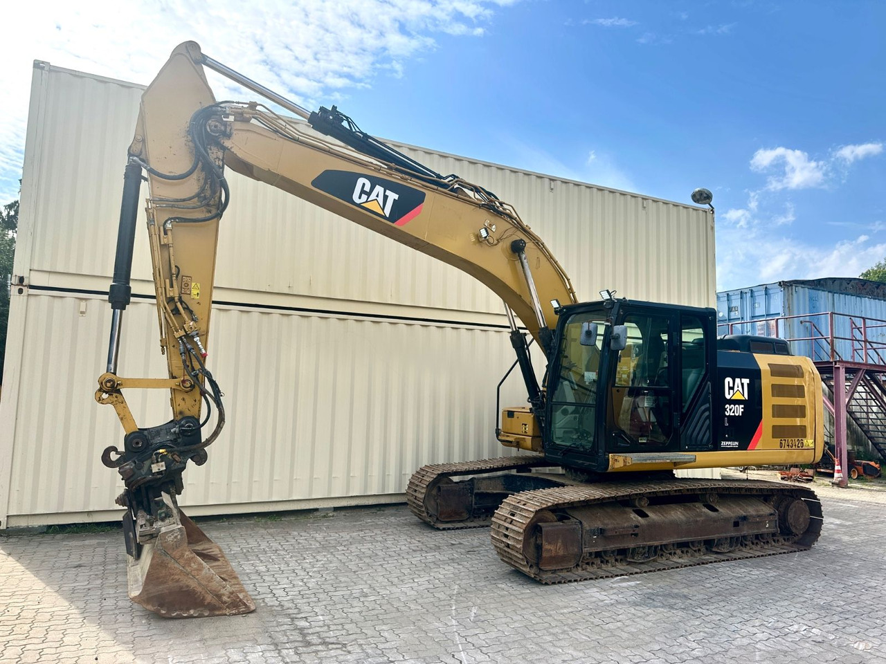 CAT 320FL / 2017 BJ / 9.933 H / Deutsche Maschine - Pelle sur chenille: photos 1 CAT 320FL / 2017 BJ / 9.933 H / Deutsche Maschine - Pelle sur chenille: photos 1