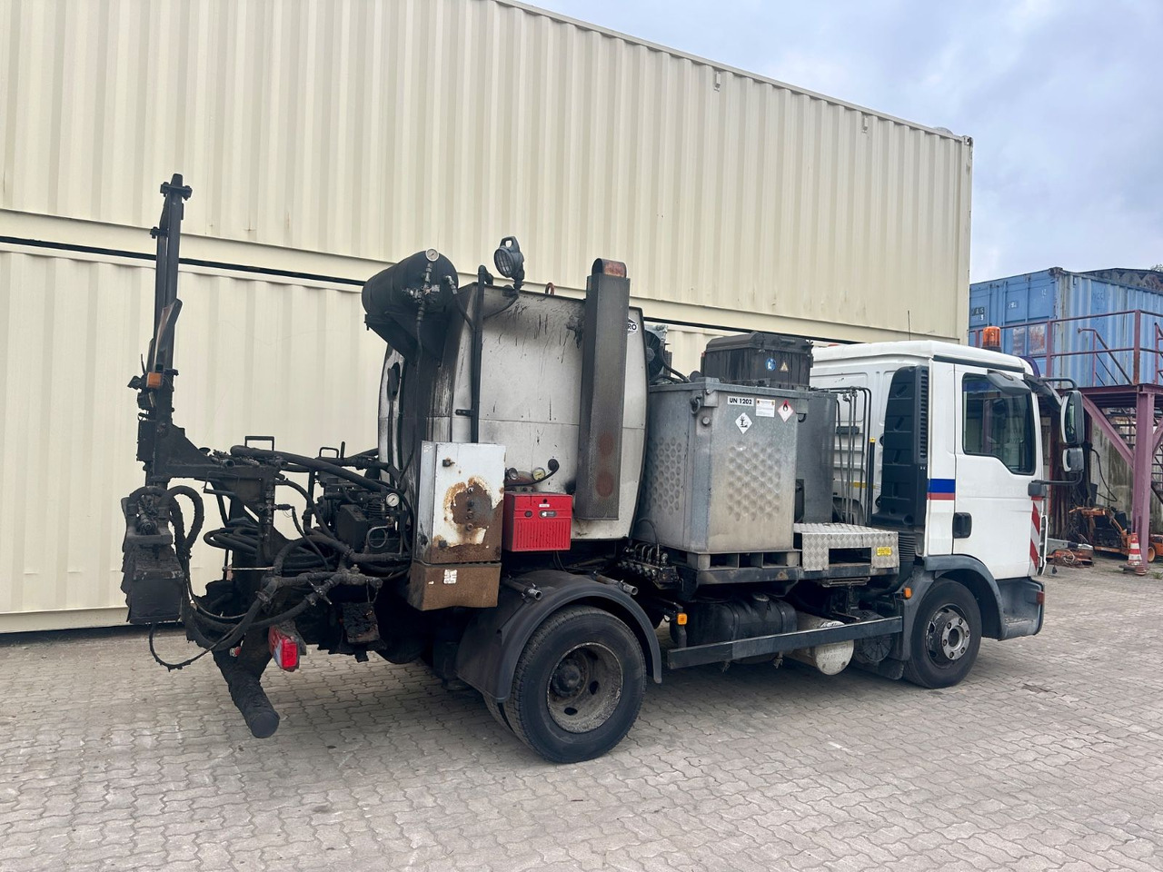 MAN TGL 10.240 / Weiro Bitumenspritze / 1. Hand - Camion: photos 5 MAN TGL 10.240 / Weiro Bitumenspritze / 1. Hand - Camion: photos 5