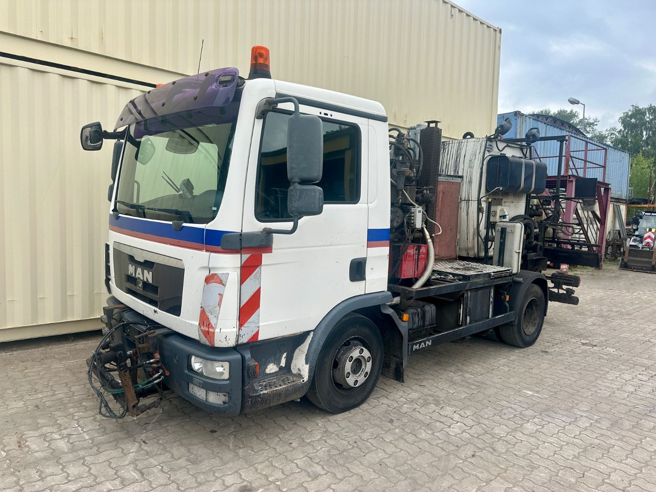 MAN TGL 10.240 / Weiro Bitumenspritze / 1. Hand - Camion: photos 2 MAN TGL 10.240 / Weiro Bitumenspritze / 1. Hand - Camion: photos 2